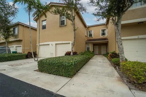 158 Village Blvd # F, Tequesta FL 33469