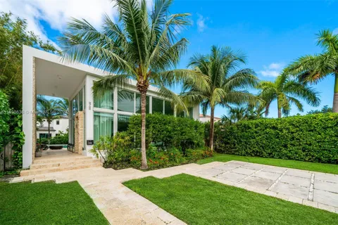 3726 Prairie Ave, Miami Beach FL 33140