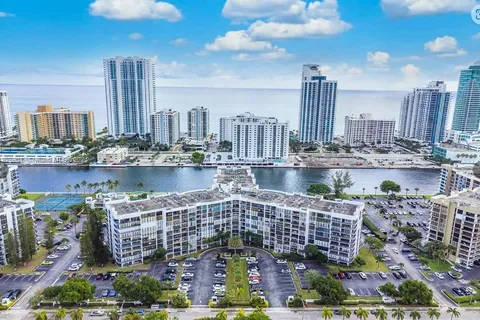 800 Parkview Dr # 527, Hallandale Beach FL 33009