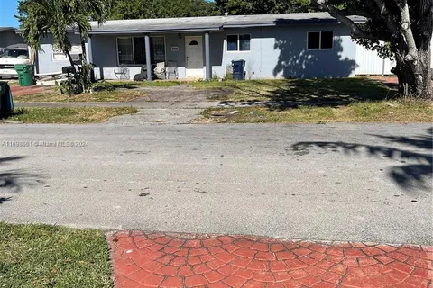 8441 SW 21st St, Miami FL 33155