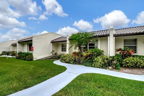 224 Lake Constance Dr, West Palm Beach FL 33411