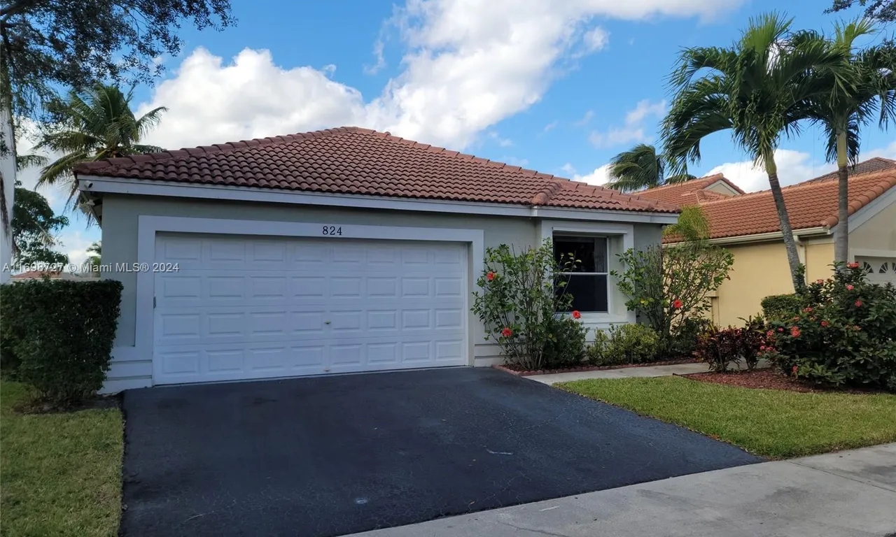 824 Stanton Dr, Weston FL 33326