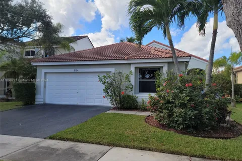 824 Stanton Dr, Weston FL 33326