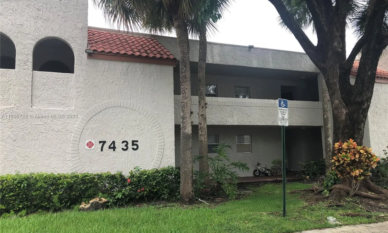 7435 Woodmont Ter # 205, Tamarac FL 33321