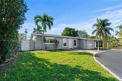 1986 NW 32nd St, Oakland Park FL 33309