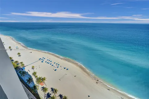 2301 S Ocean Dr # 2401, Hollywood FL 33019