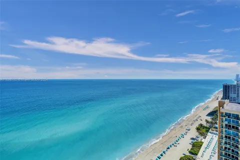 2301 S Ocean Dr # 2401, Hollywood FL 33019