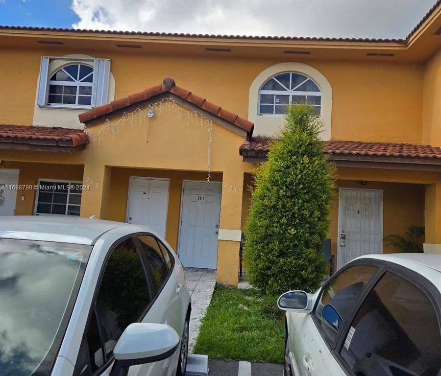 7674 W 34th Ln # 201, Hialeah FL 33018