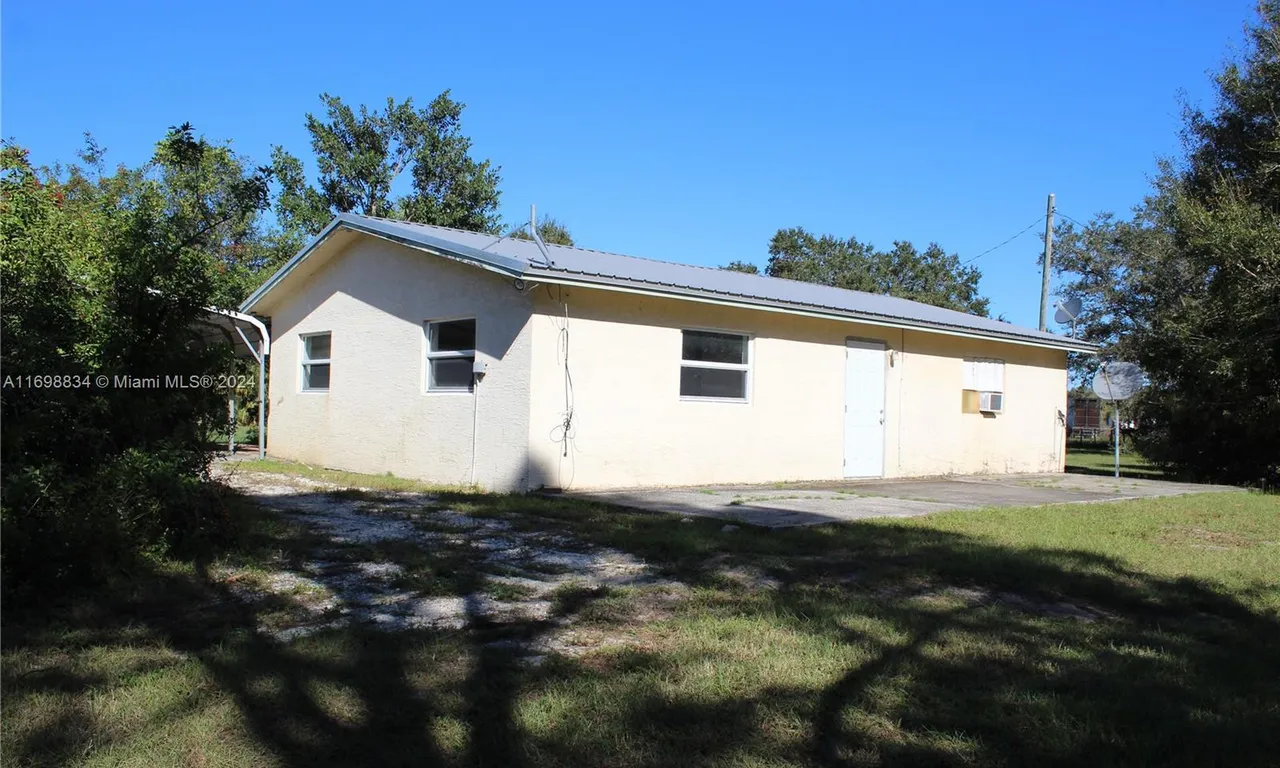 1175 Kanawha Ave, Clewiston FL 33440