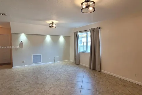 5829 Grant St # 5829, Hollywood FL 33021