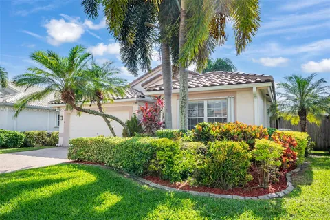 8844 Thames River Dr, Boca Raton FL 33433