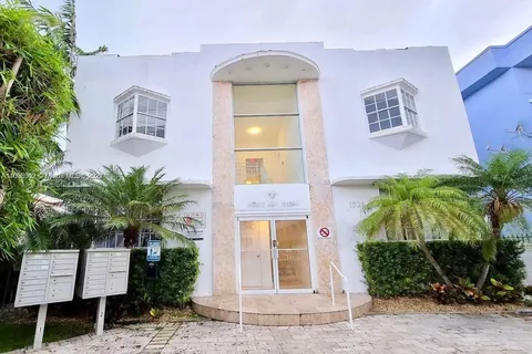 1526 Pennsylvania Ave # 4, Miami Beach FL 33139