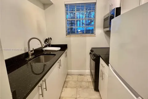 1526 Pennsylvania Ave # 4, Miami Beach FL 33139