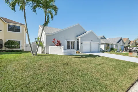 23091 Sunfield Dr, Boca Raton FL 33433