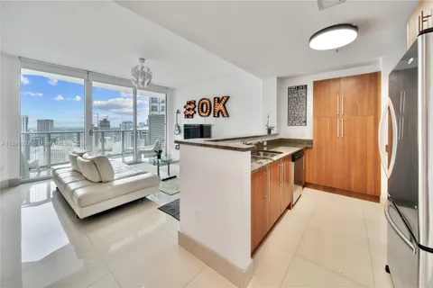 300 S Biscayne Blvd # 3605, Miami FL 33131