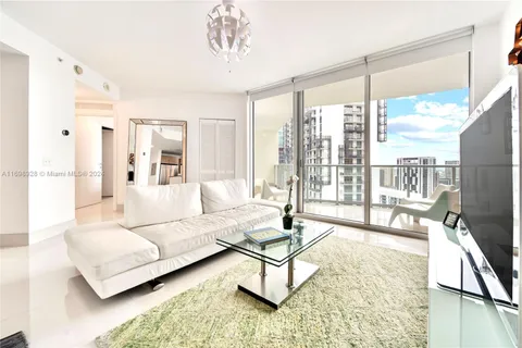 300 S Biscayne Blvd # 3605, Miami FL 33131