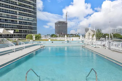 900 Bay Dr # 401, Miami Beach FL 33141