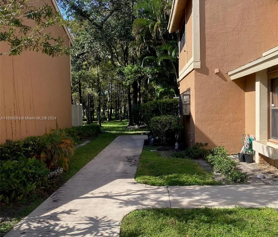 2219 NW 45th Ave # 2219, Coconut Creek FL 33066