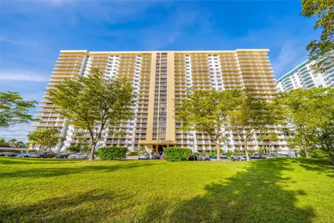 290 174th St # 117, Sunny Isles Beach FL 33160