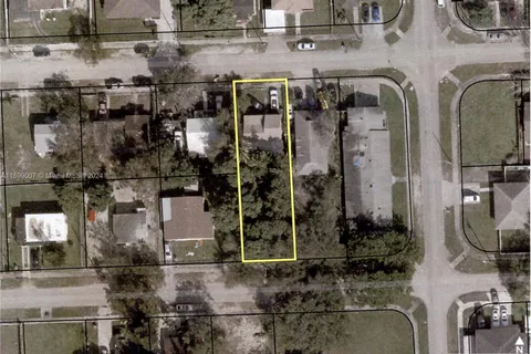 1918 NW 82nd St, Miami FL 33147