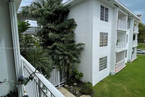 1631 NE 114th St # 204, Miami FL 33181