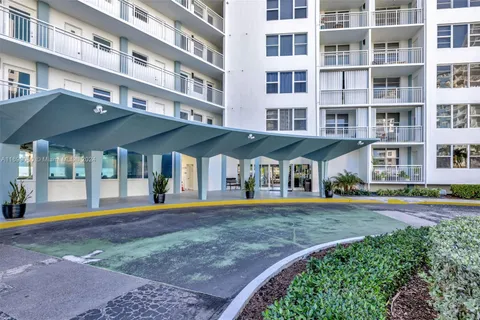 201 N Ocean Blvd # 904, Pompano Beach FL 33062