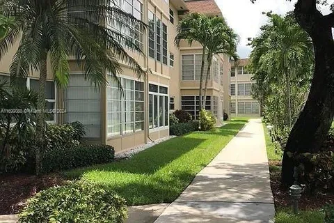 5101 NW 34 street # 202, Lauderdale Lakes FL 33319