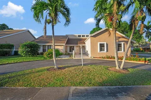 7315 NW 48th St, Lauderhill FL 33319