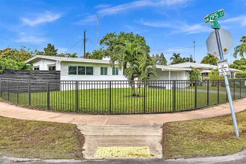 19500 NW 1st Ct, Miami Gardens FL 33169