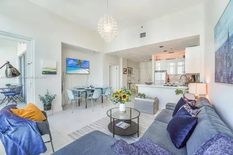 5445 Collins Ave, Miami Beach FL 33140