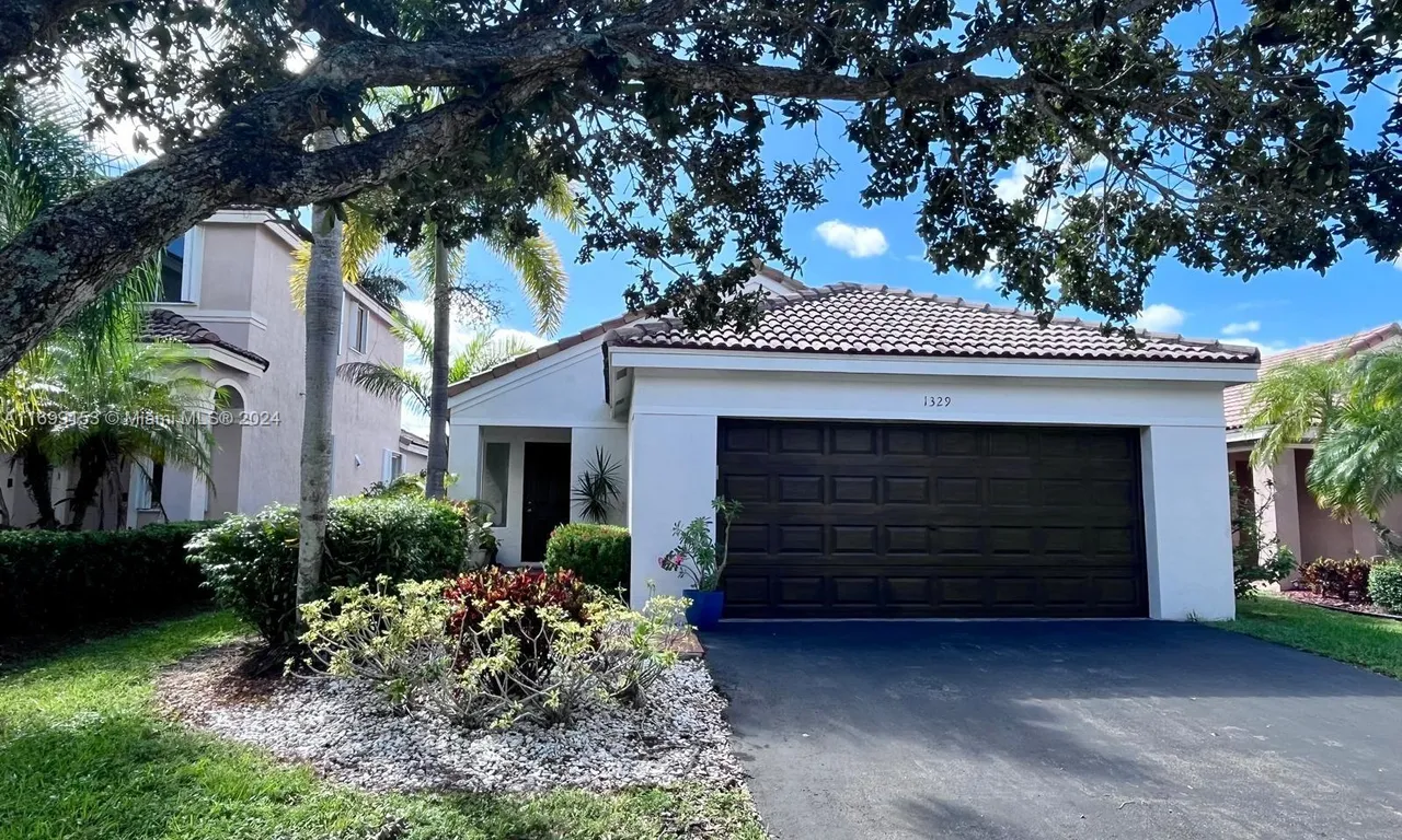 1329 Sabal Trl, Weston FL 33327