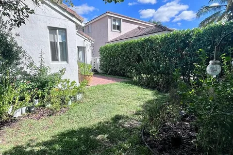 1329 Sabal Trl, Weston FL 33327