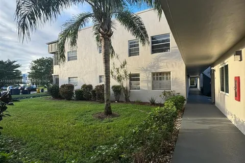 303 Burgundy G # 303, Delray Beach FL 33484