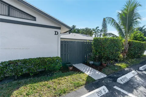 1189 Shibumy Cir # D, West Palm Beach FL 33415