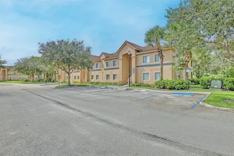 1091 Golden Lakes Blvd # 414, West Palm Beach FL 33411