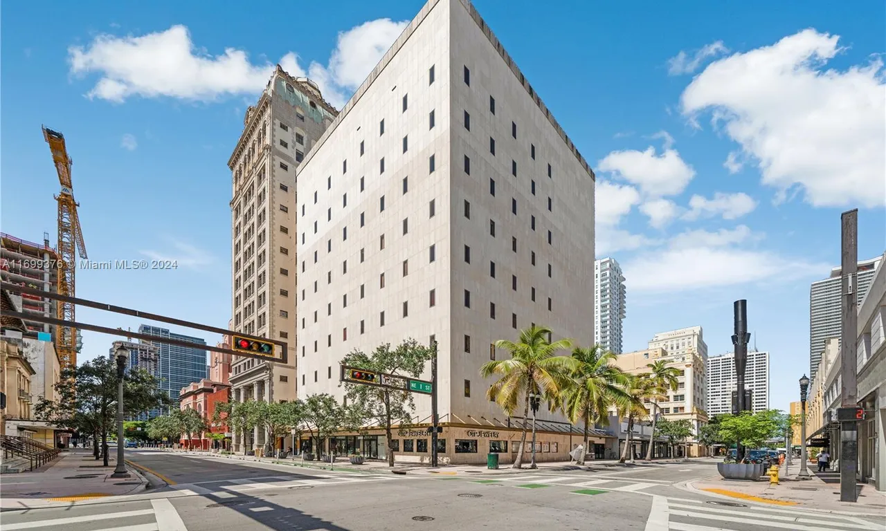 111 NE 1st St # 3, Miami FL 33132