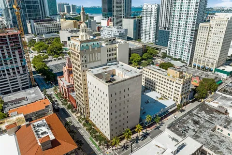 111 NE 1st St # 3, Miami FL 33132