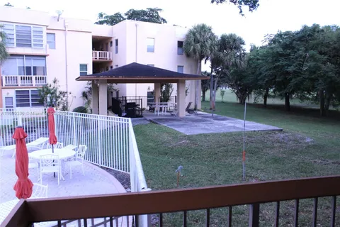 8400 Lagos De Campo Blvd # 210, Tamarac FL 33321