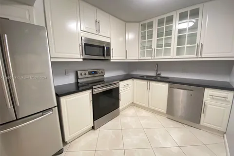 2500 Parkview Dr # 519, Hallandale Beach FL 33009