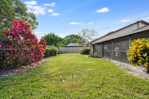 5710 NW 54th Way, Tamarac FL 33319