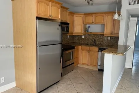 4050 NE 12th Ter # 2, Oakland Park FL 33334