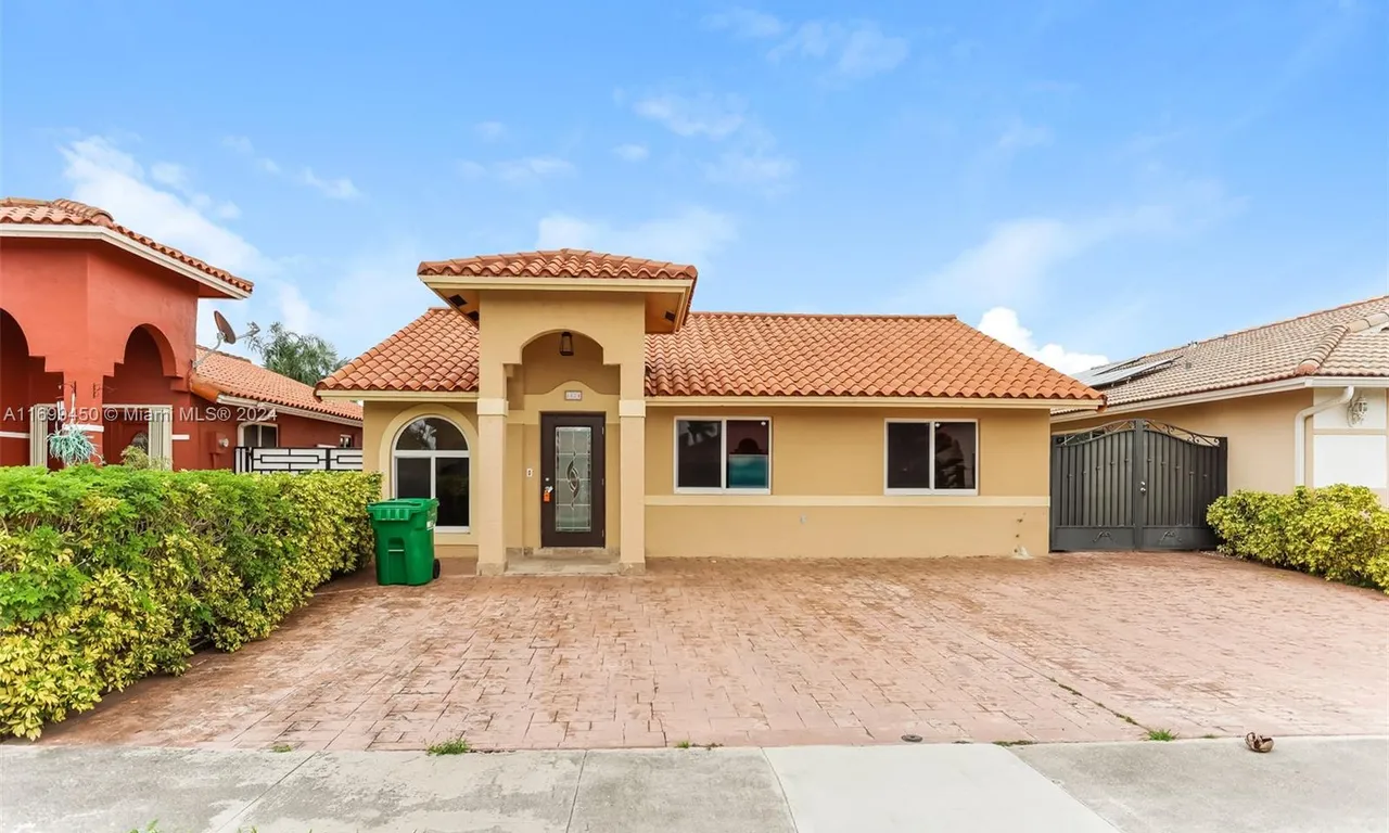 8824 NW 110th Ln, Hialeah Gardens FL 33018