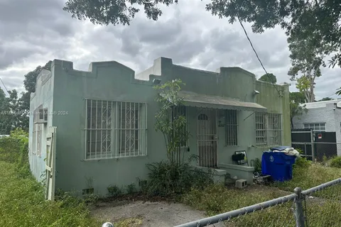 3422 NW 15th St, Miami FL 33125