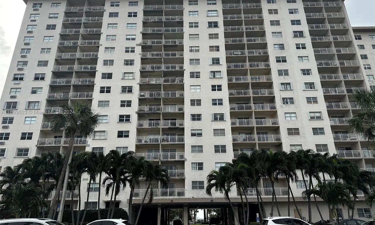 400 Kings Point Dr # 430, Sunny Isles Beach FL 33160