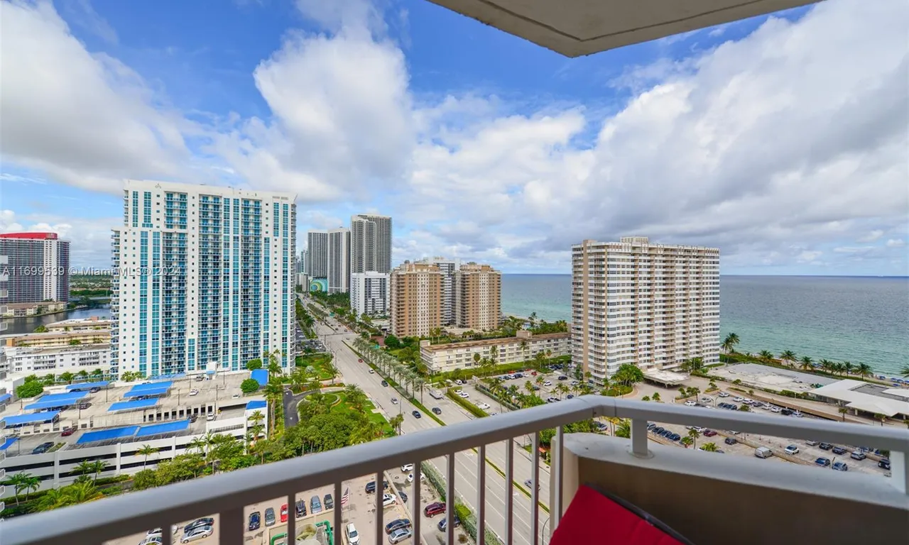 1985 S Ocean Dr # 19K, Hallandale Beach FL 33009