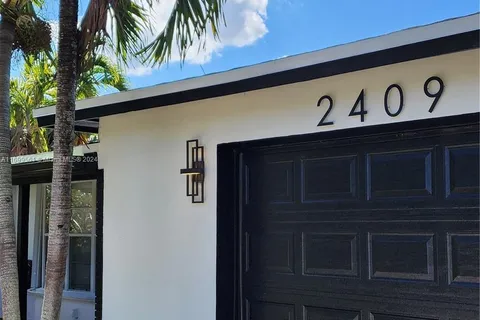 2409 NW 7th Ave, Wilton Manors FL 33311