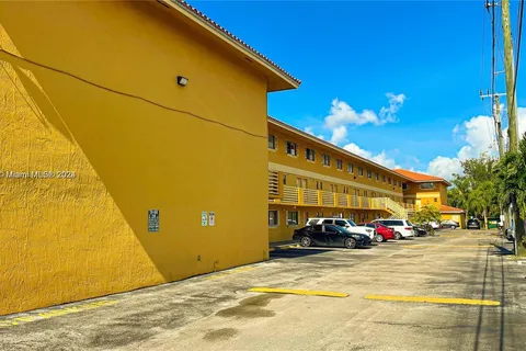 180 Royal Palm Rd # 216, Hialeah Gardens FL 33016