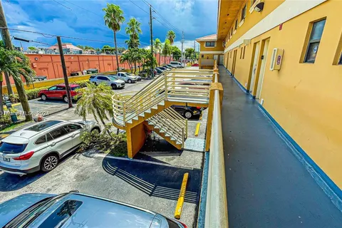 180 Royal Palm Rd # 216, Hialeah Gardens FL 33016