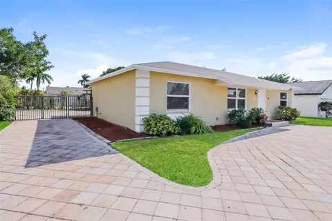 19426 Colorado Cir, Boca Raton FL 33434