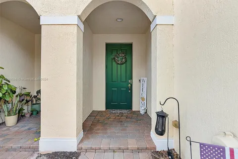 4792 Sundance Way, Davie FL 33328